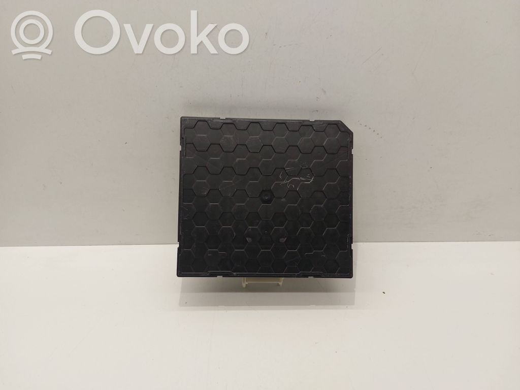 Volkswagen PASSAT B8 Modul confort 