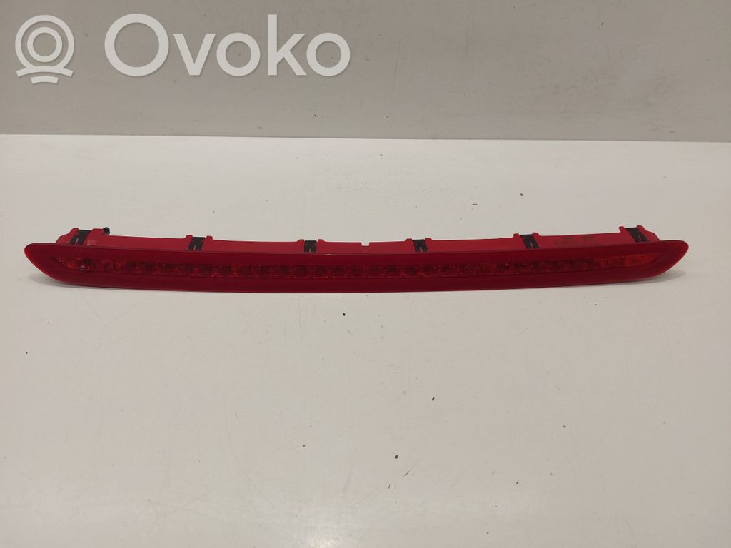 Volkswagen PASSAT B8 Trzecie światło stop 