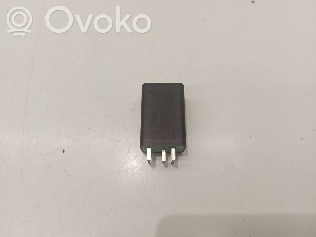 Skoda Octavia Mk3 (5E) Hehkutulpan esikuumennuksen rele 