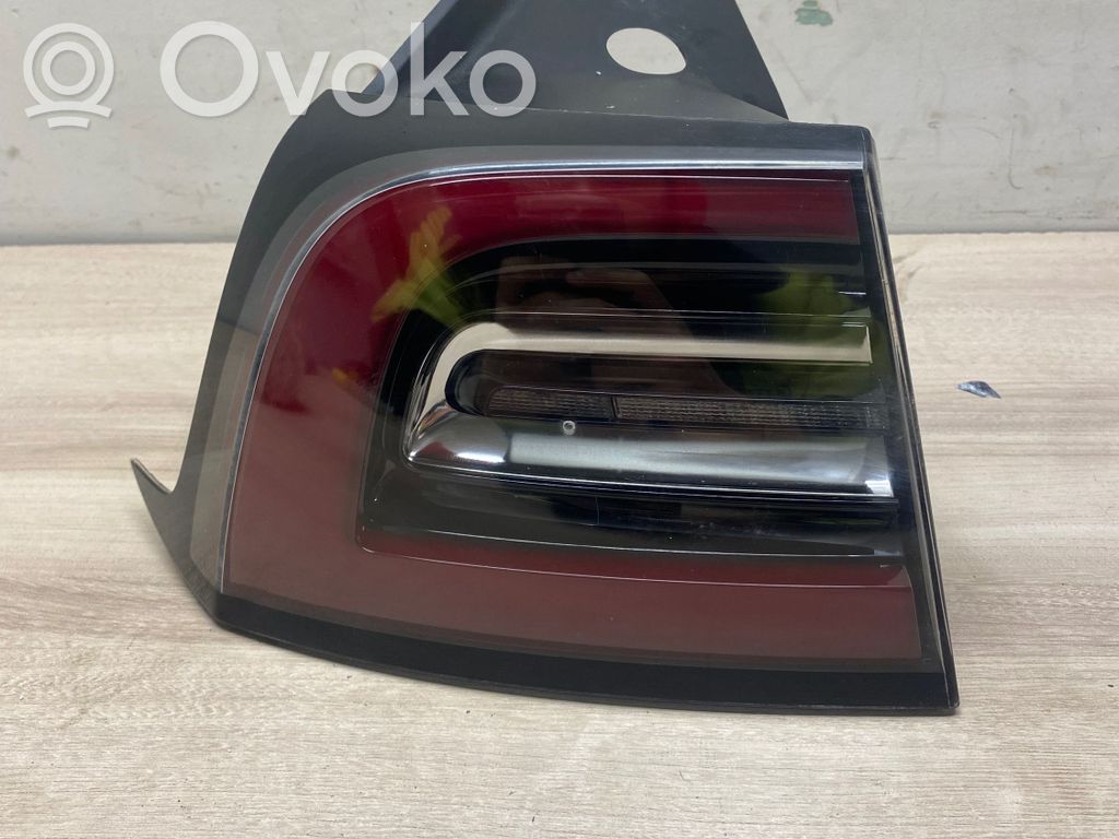Rear/tail lights