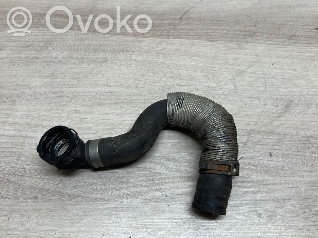 Volkswagen PASSAT B8 Engine coolant pipe/hose 