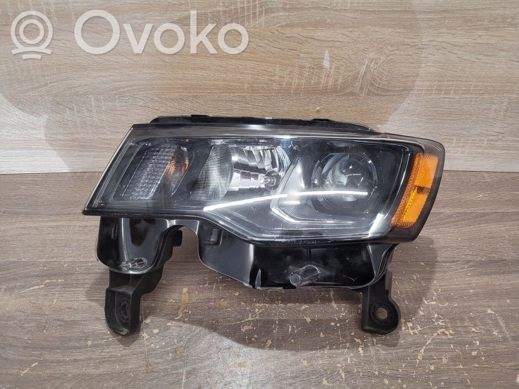 Jeep Grand Cherokee Lampa przednia 