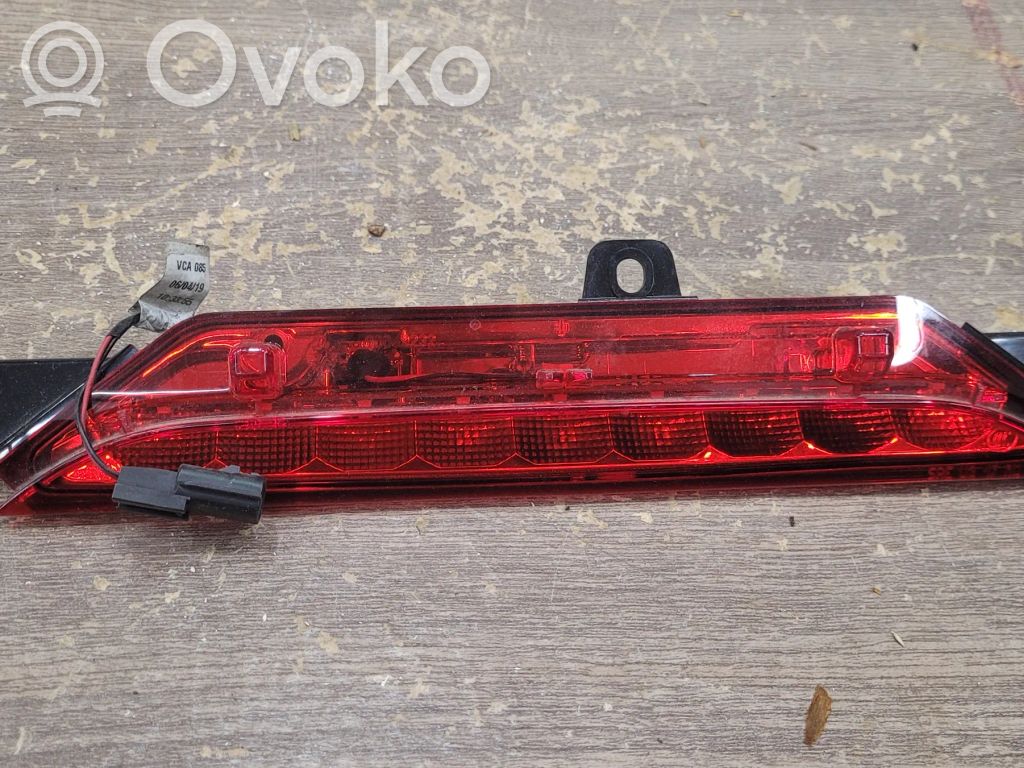 Chrysler Pacifica Third/center stoplight 