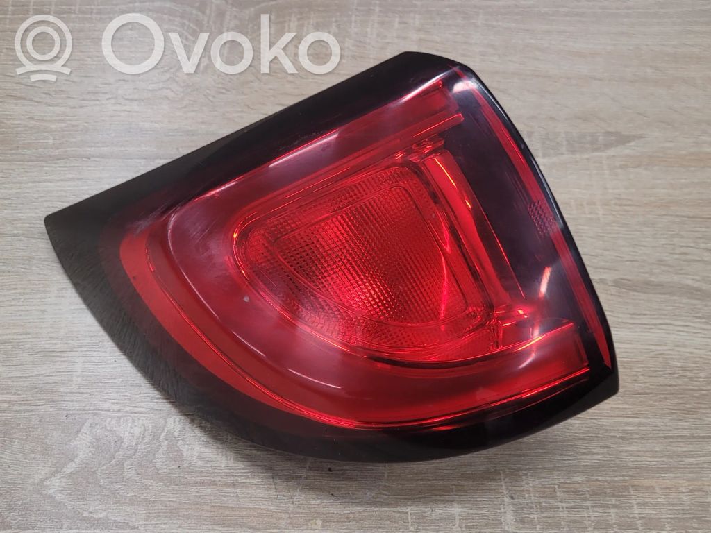 Chrysler Pacifica Rear/tail lights 