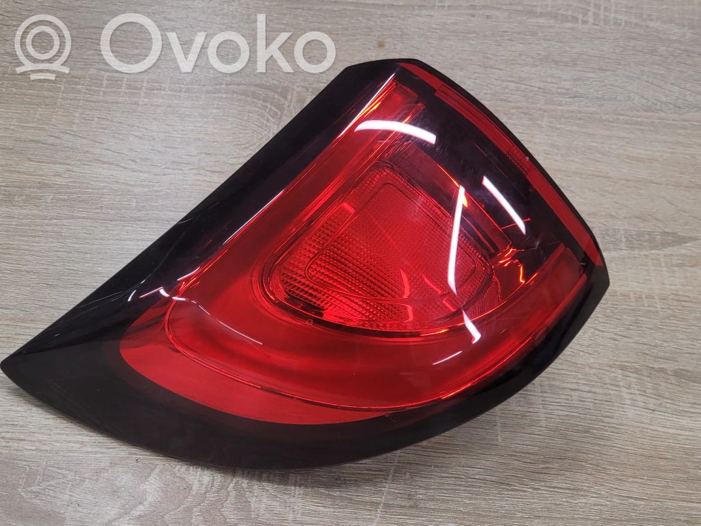 Chrysler Pacifica Rear/tail lights 