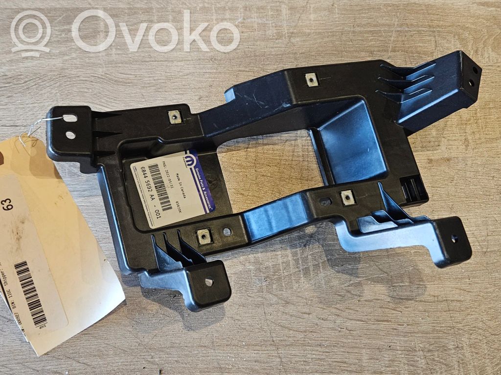 Chrysler Pacifica Fog light bracket 