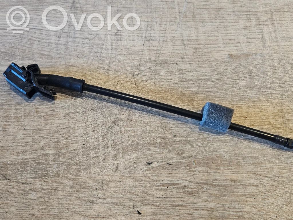 Chrysler Pacifica Windshield washer spray nozzle 