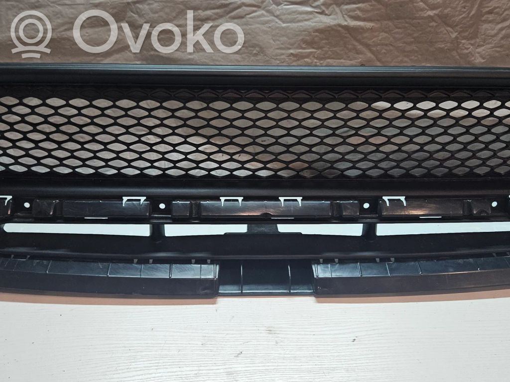 Dodge Durango Front bumper upper radiator grill 