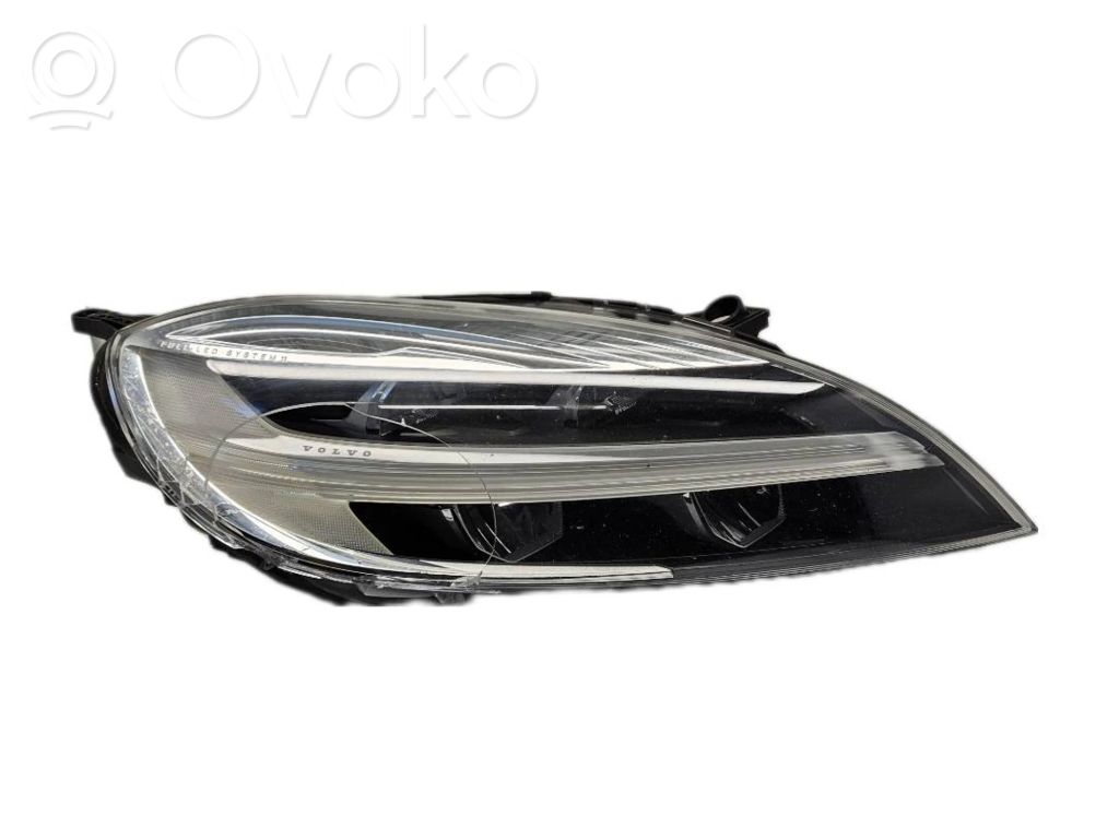 Volvo V40 Lampa przednia 