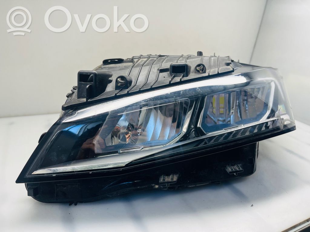 Peugeot 308 Lampa przednia 