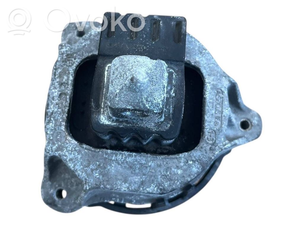 BMW 5 G30 G31 G38 Wspornik / Mocowanie silnika 