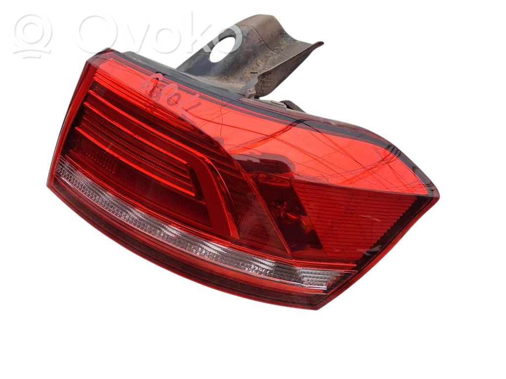 Volkswagen PASSAT B8 Lampă spate în caroserie 