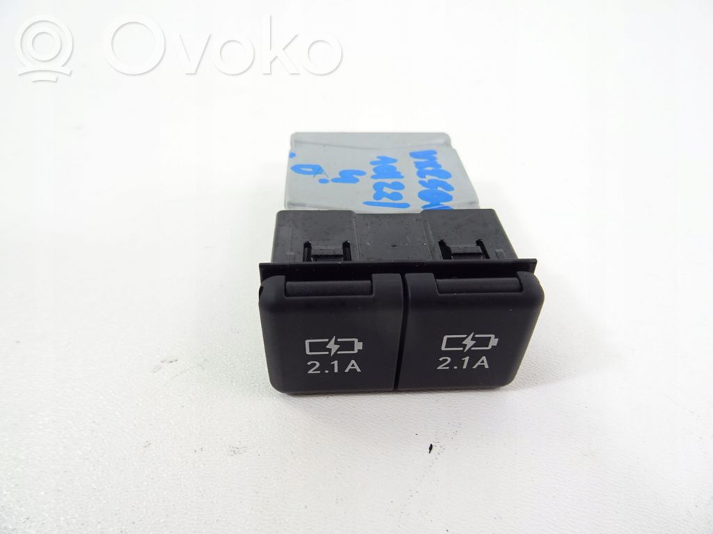 Lexus UX USB socket connector 