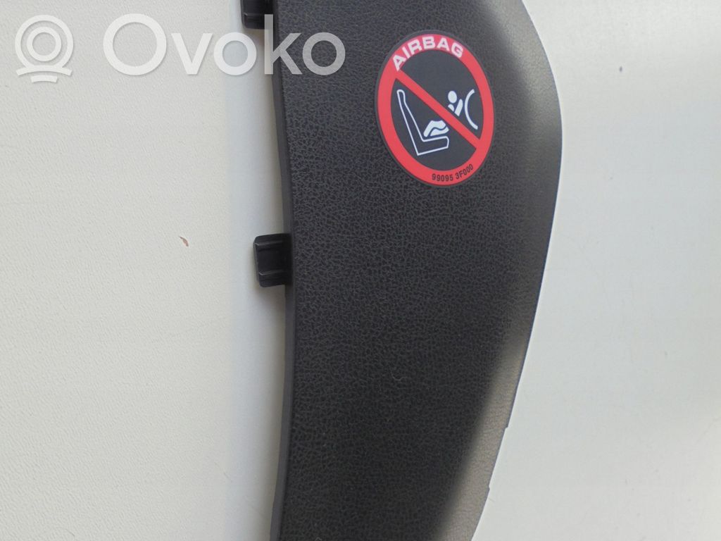 Dashboard side end trim   684993W0A