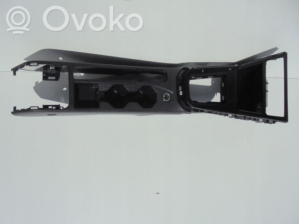 Volkswagen Polo VI Centrinė konsolė 