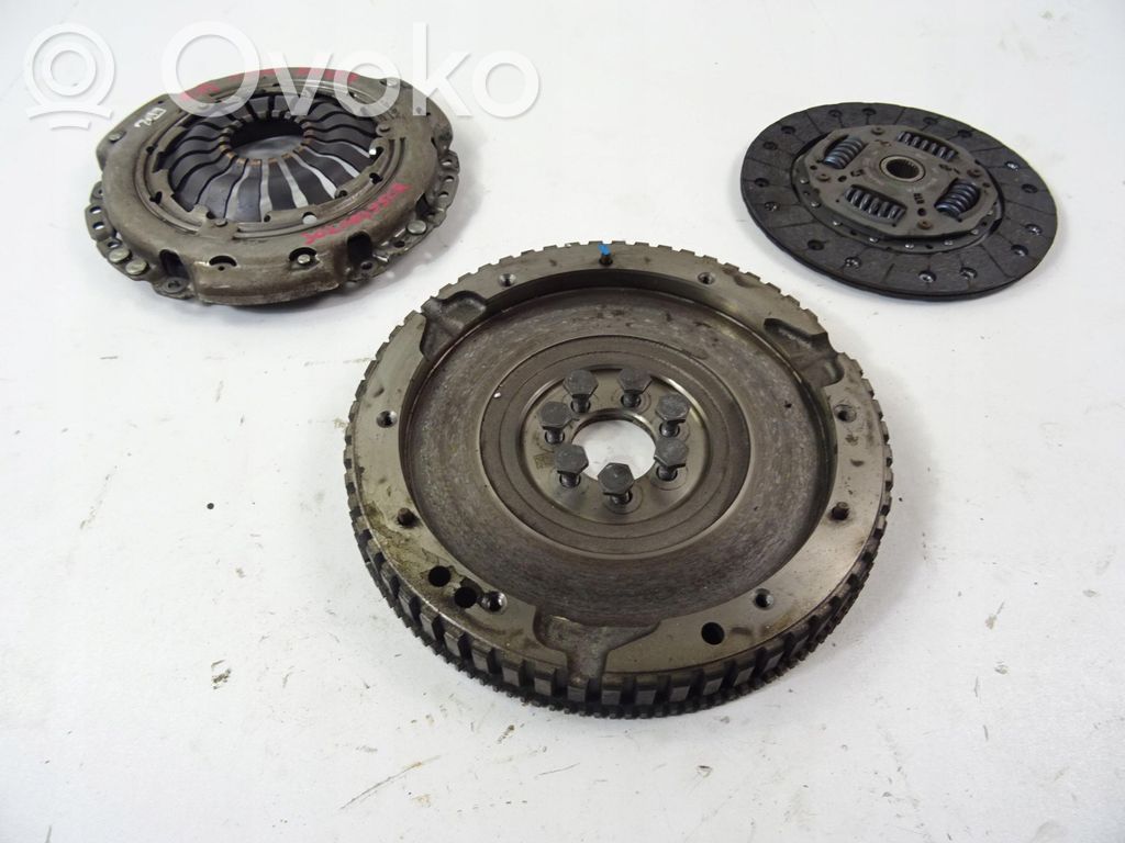 Nissan Micra K14 Kit d'embrayage 