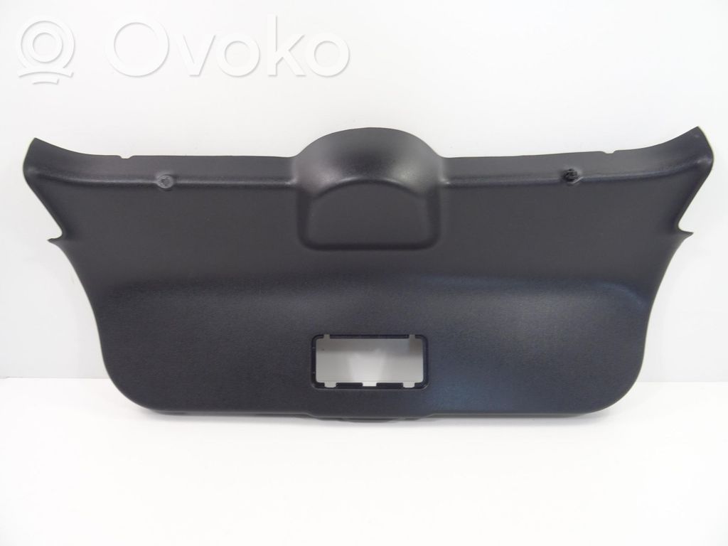 Nissan Juke I F15 Osłona tylnej klapy 