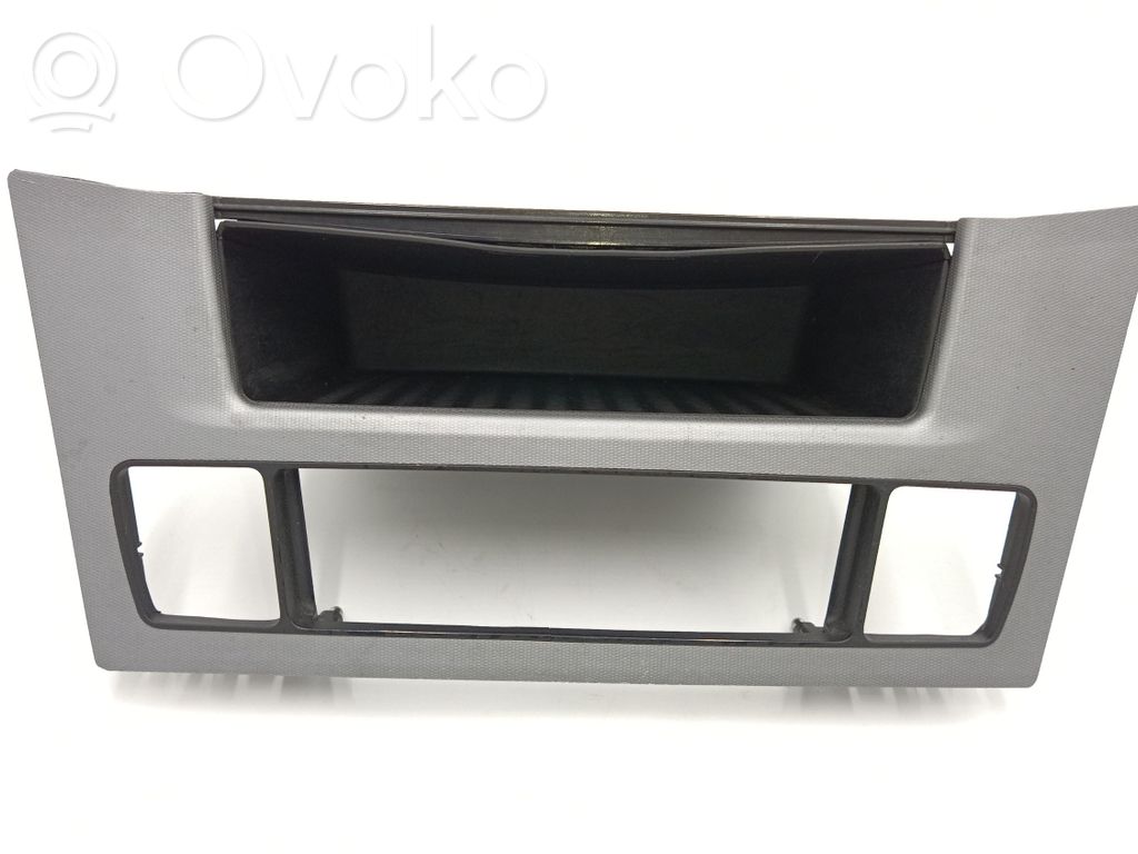 BMW 5 E60 E61 Daiktadėžė 