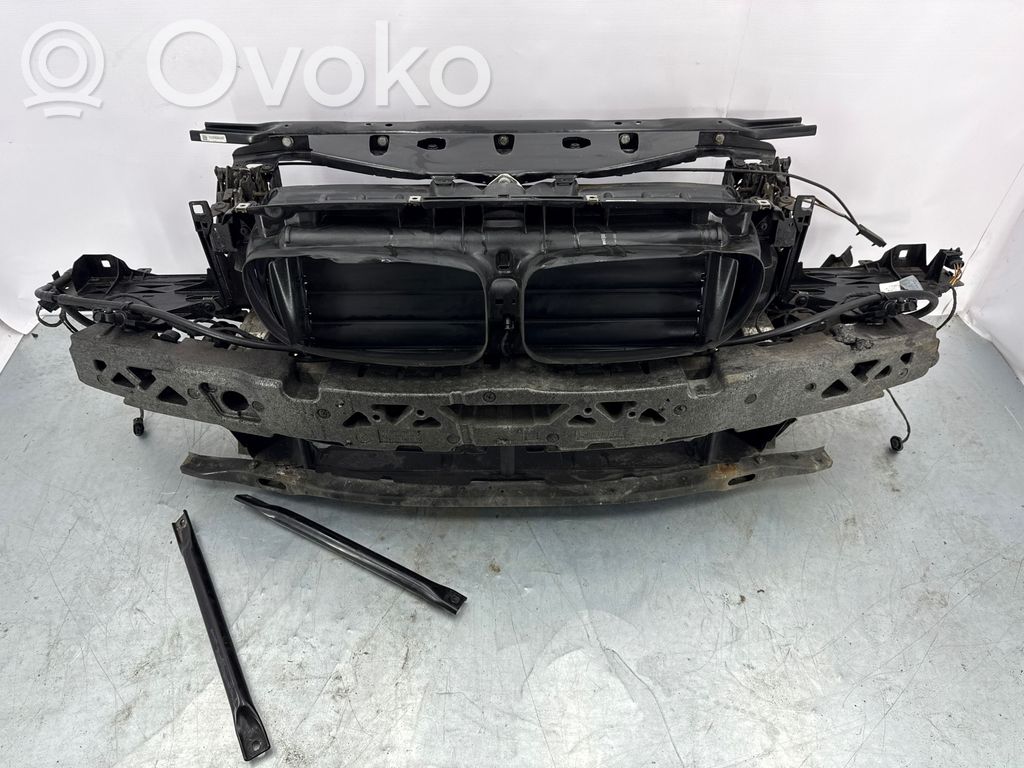 BMW 5 F10 F11 Pas przedni 