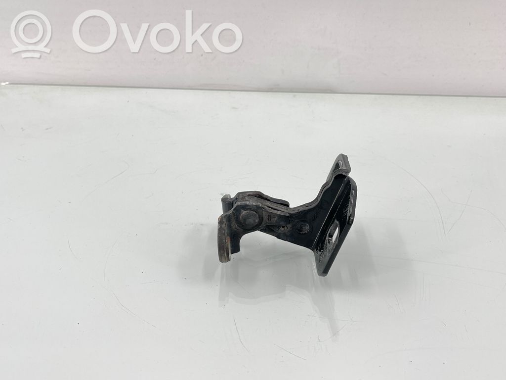 Front door lower hinge   6009569