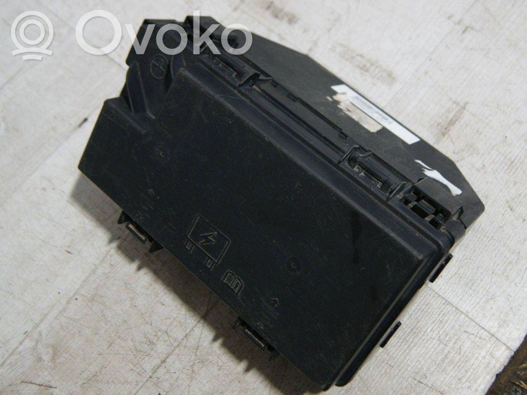 Fuse box set   04692302AB,12042008