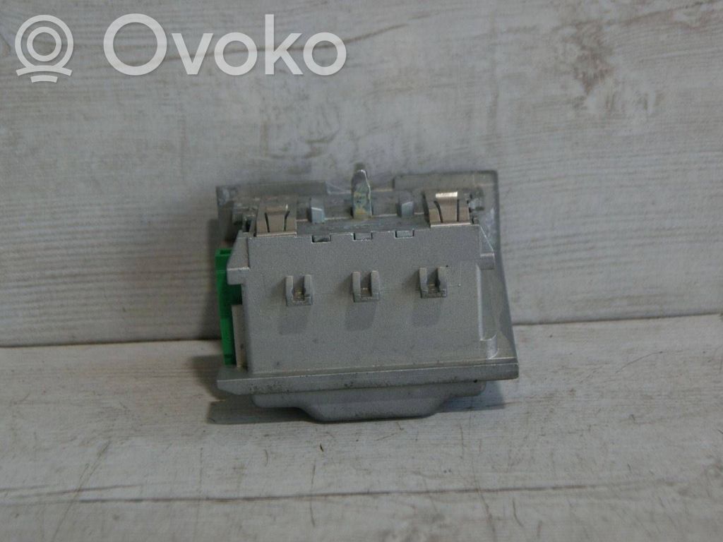 Ohjauspyörän lukitus   05026132AC,33521201