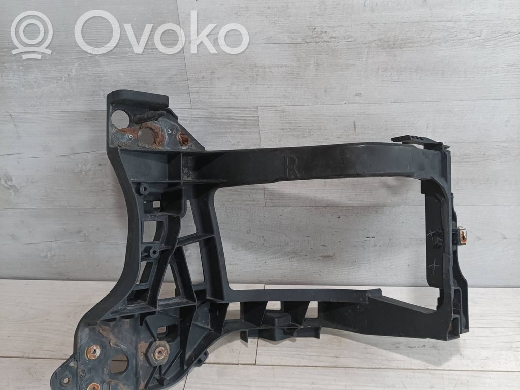 Dodge VAN RAM Uchwyt / Mocowanie zderzaka przedniego 