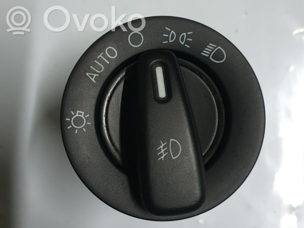 Chrysler Town & Country V Light switch 