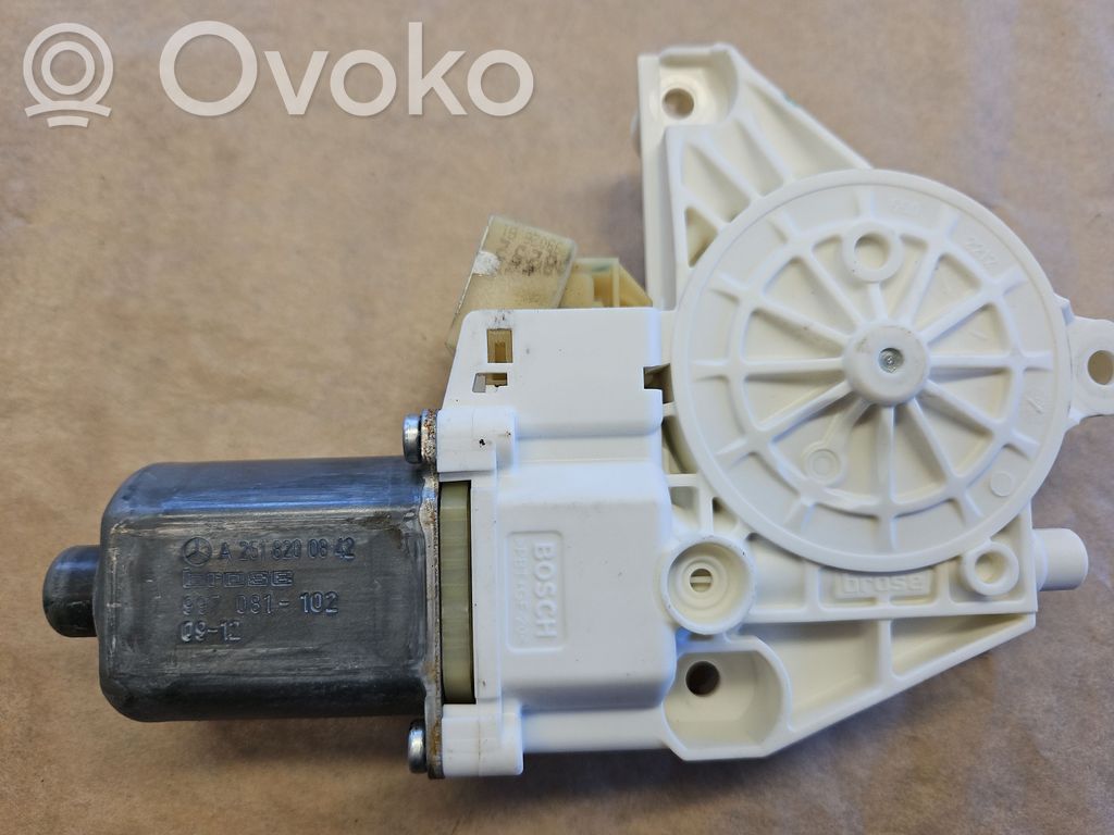 Mercedes-Benz GL X164 Silnik regulatora szyby drzwi przednich 