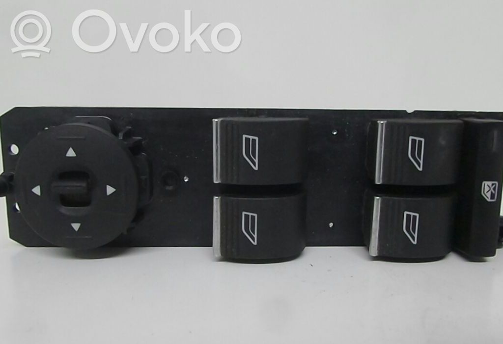 Elektrisko logu slēdzis   F1ET14A132CC
