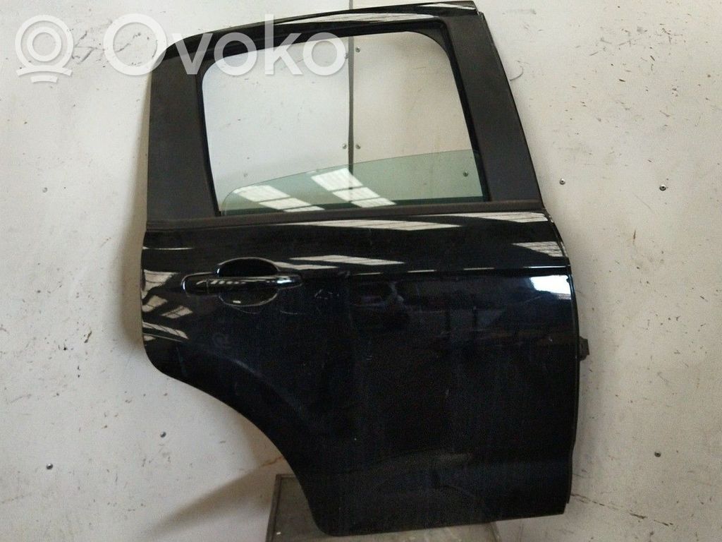 Aizmugurējās durvis   9004CJ