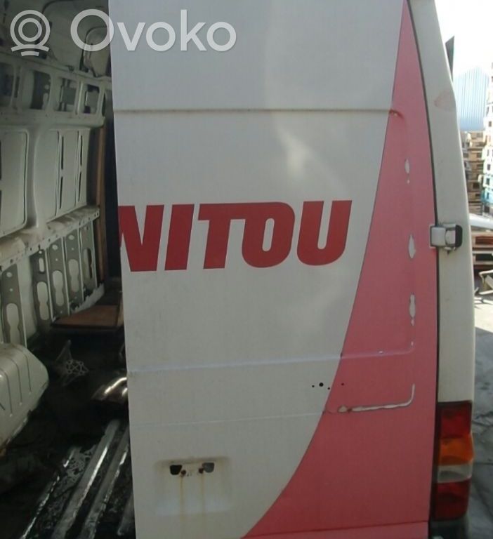 Tailgate/trunk/boot lid   CM