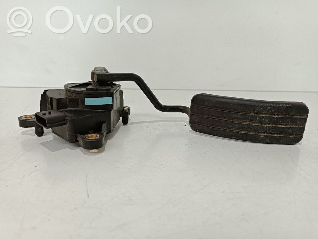 Akceleratoriaus pedalas   8200297342