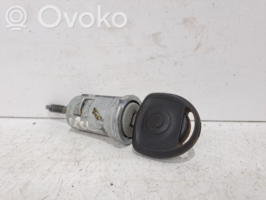 Užvedimo spynelė   90038193