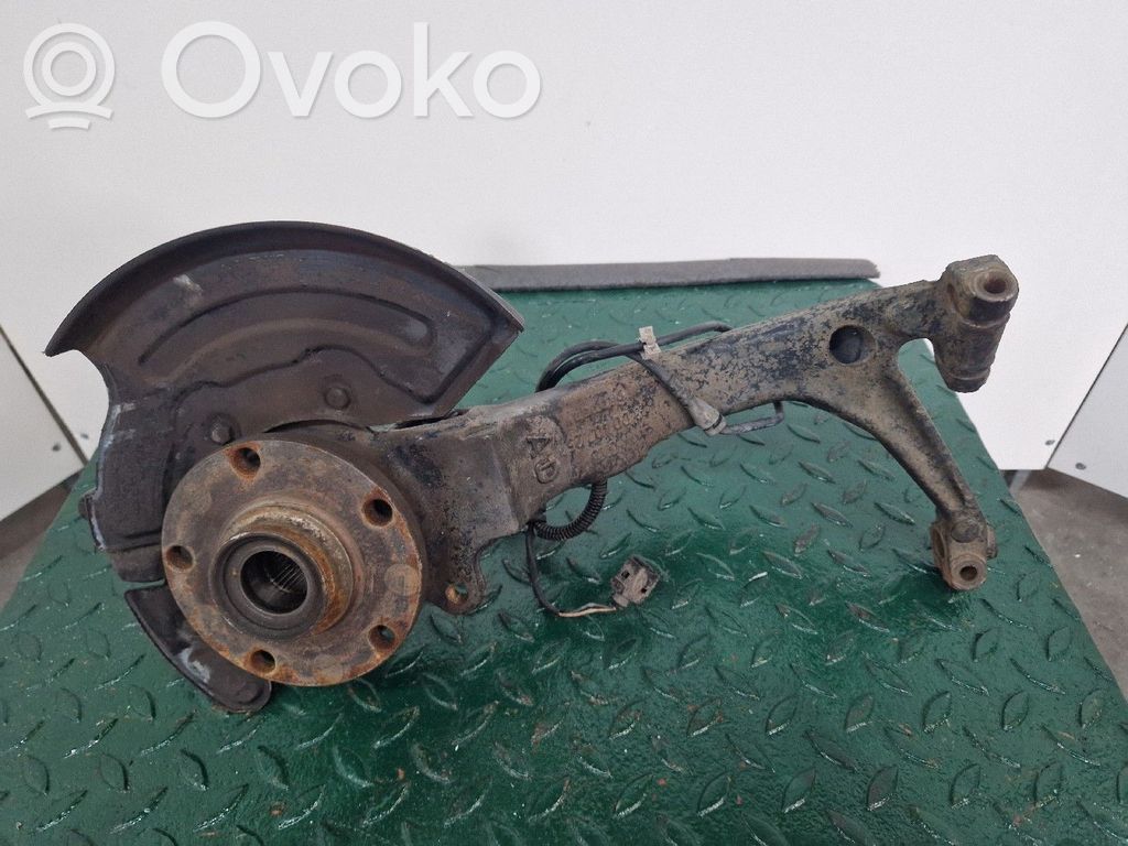 Achsschenkel vorne   8D0407257