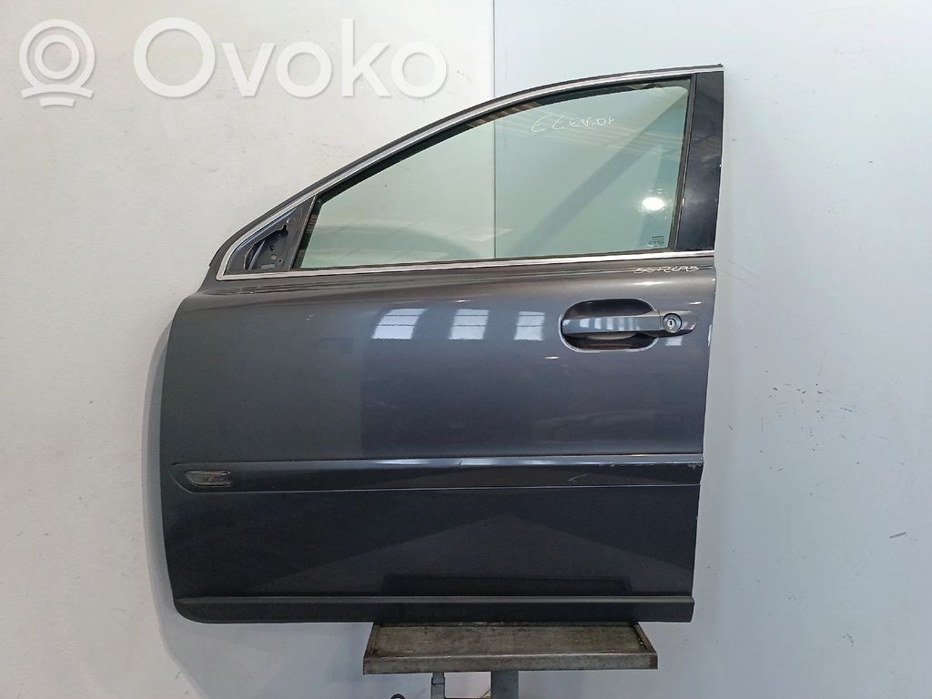 Front door   31385356