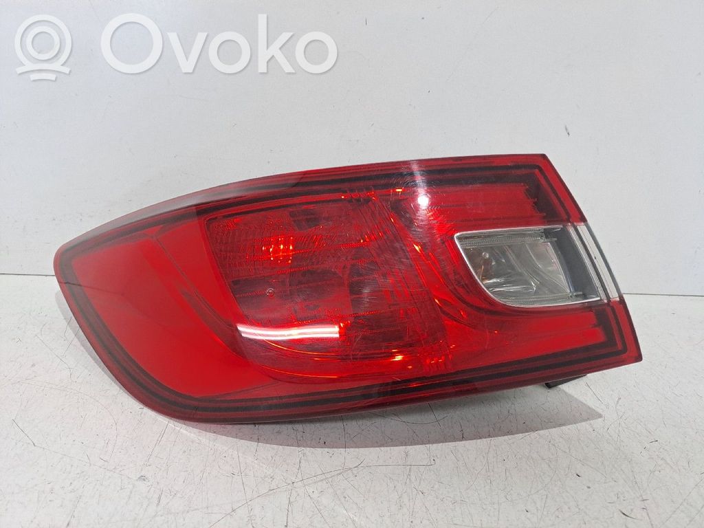 Renault Clio IV Tailgate rear/tail lights 