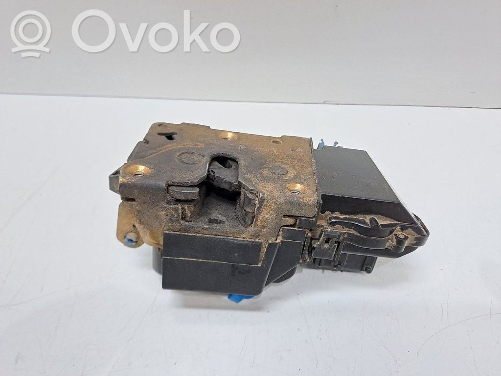 Etuoven lukko