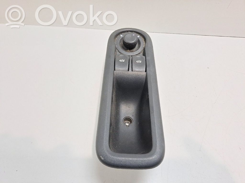 Renault Clio III Electric window control switch 