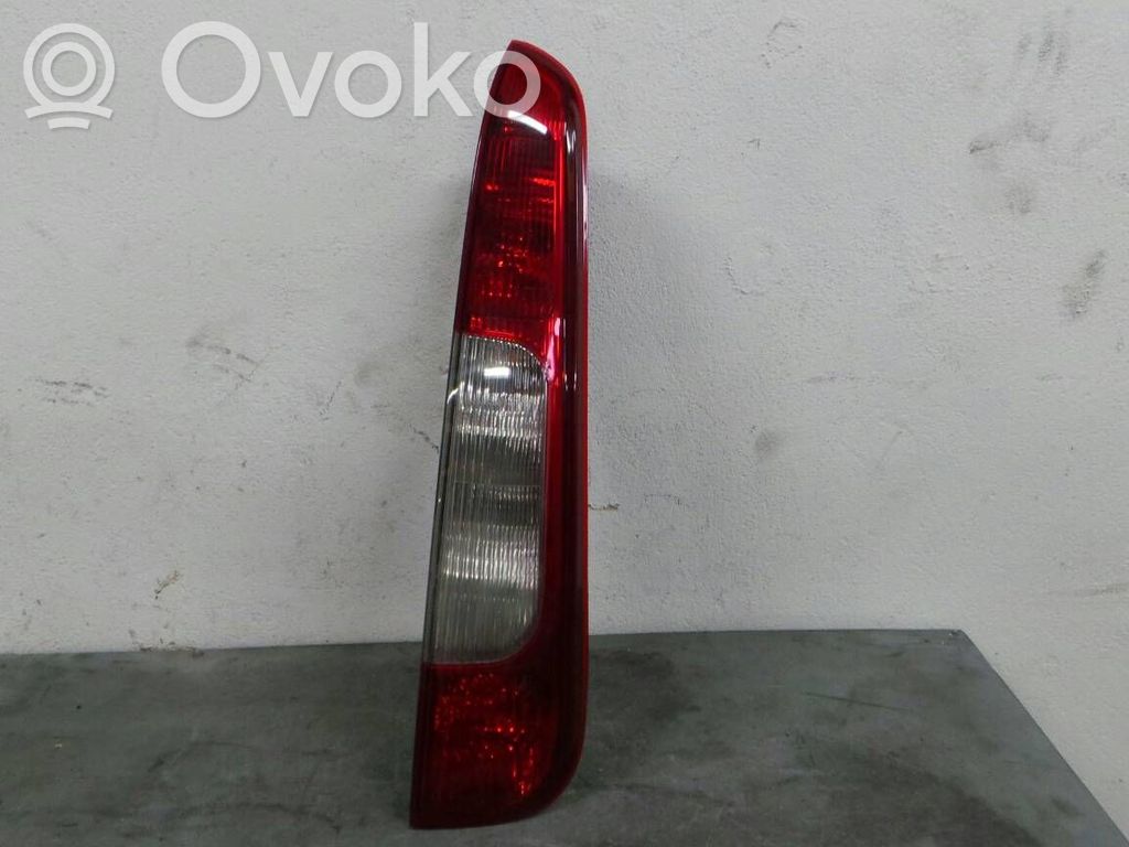 Rear/tail lights   2SK008723
