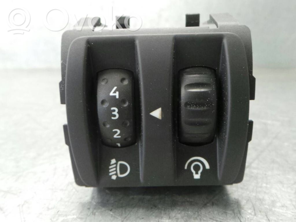 Alte unități/module de control   8200095495D,1902053