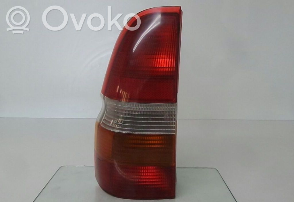 Tailgate rear/tail lights