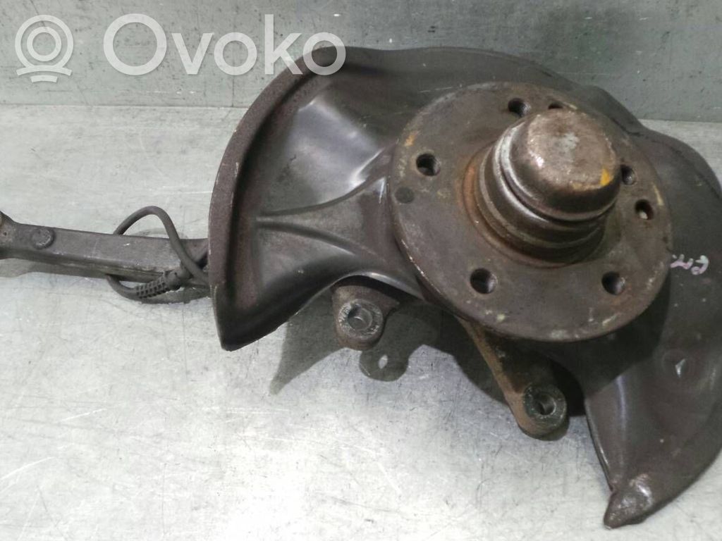 Mercedes-Benz E W210 Zwrotnica koła przedniego 