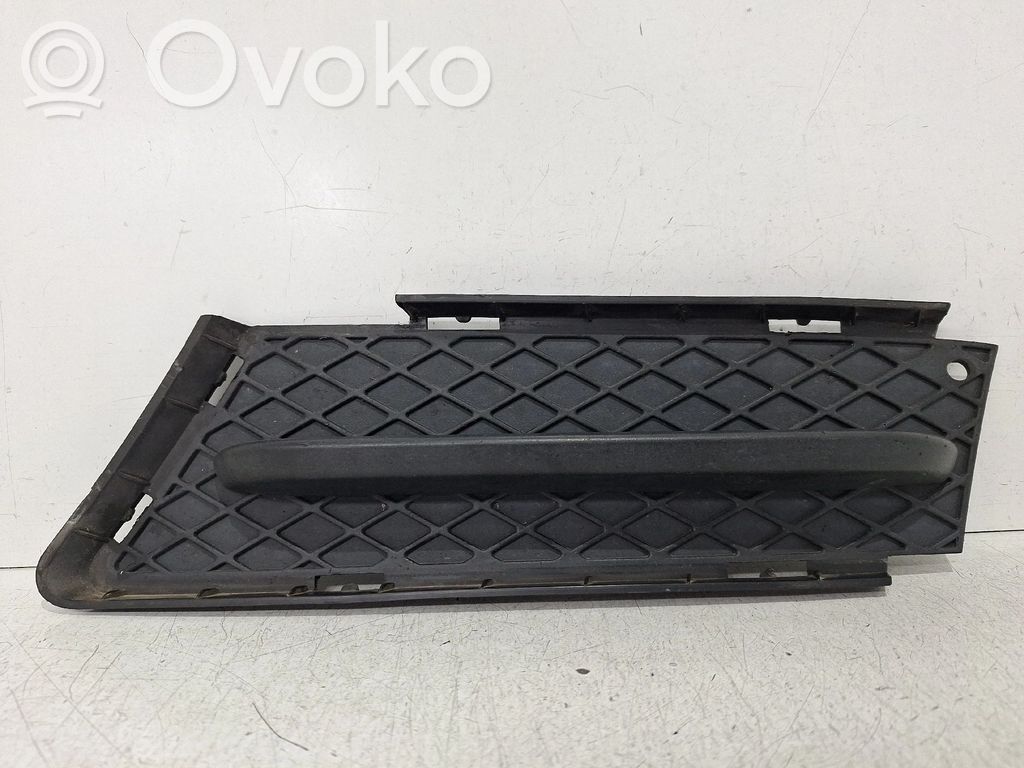 Kampinė priekinio bamperio dalis   51117154553