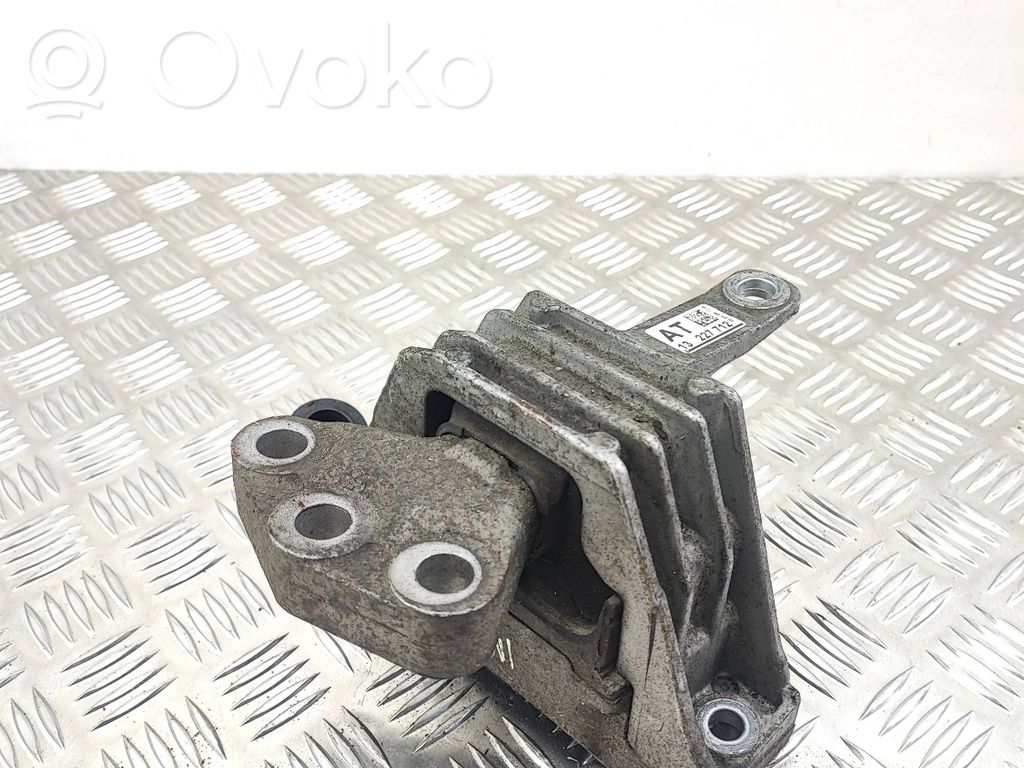 Opel Insignia A Engine mount bracket 