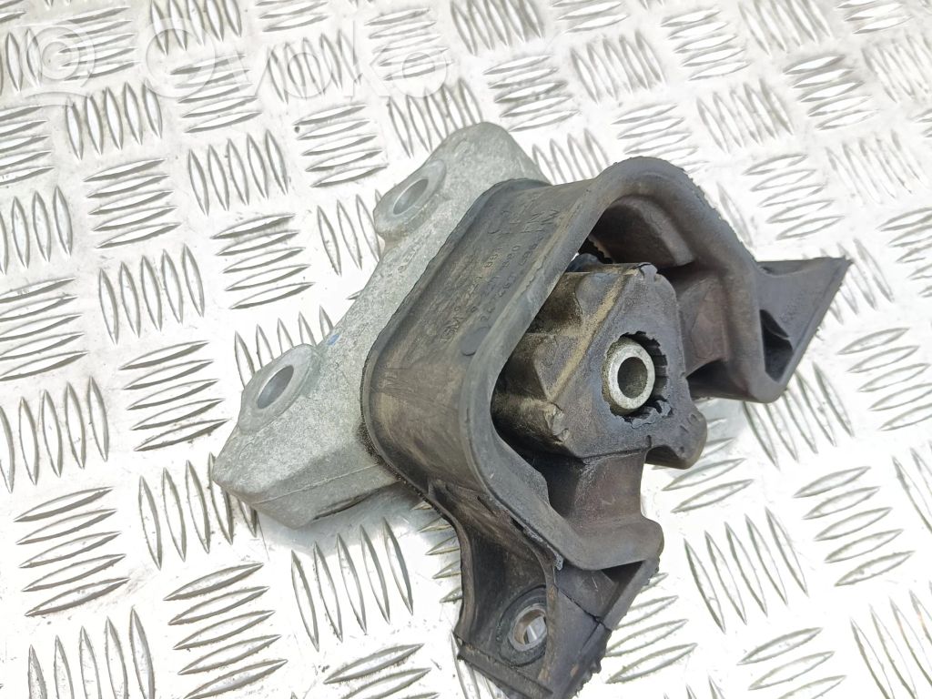 Opel Meriva A Engine mount bracket 