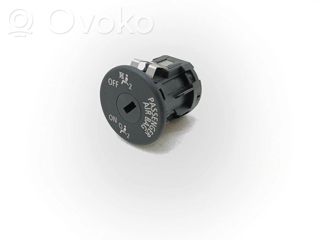 BMW 7 F01 F02 F03 F04 Passenger airbag on/off switch 