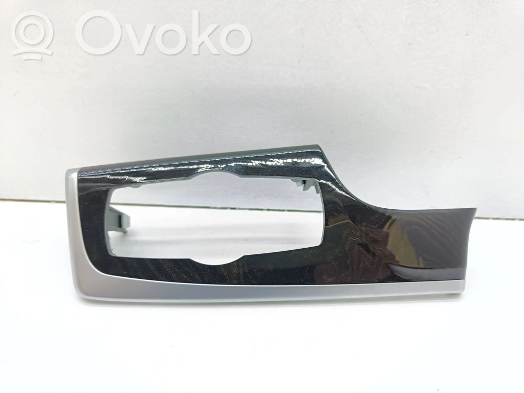 BMW 5 F10 F11 Panelės apdaila 