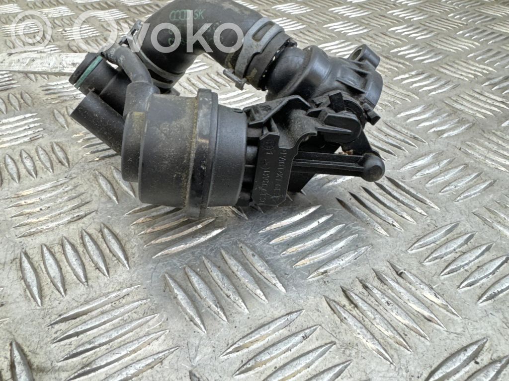 Audi Q5 SQ5 8R Engine coolant pipe/hose 