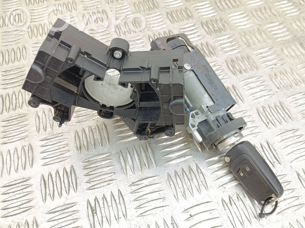 Opel Zafira C Ignition lock 